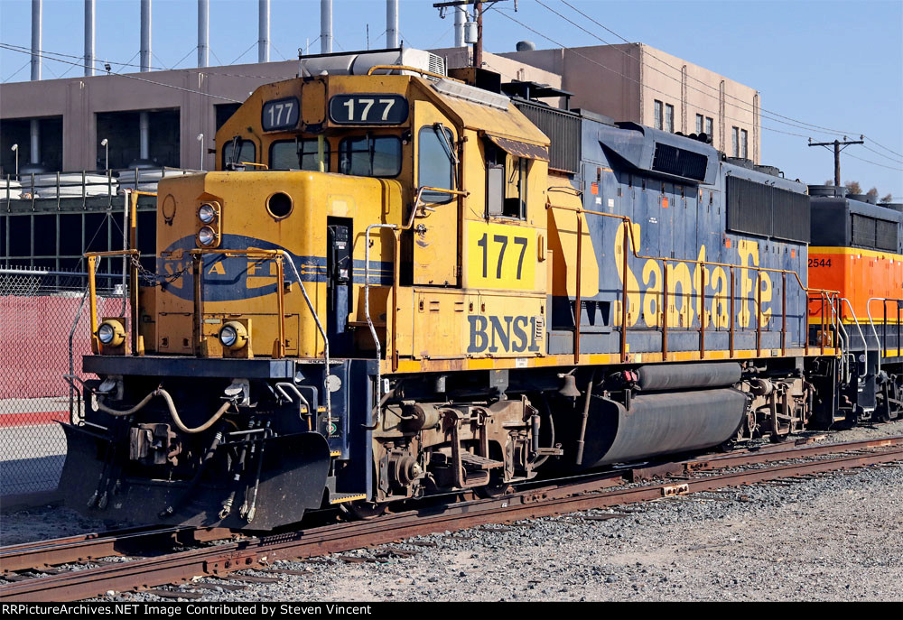 BNSF GP60 #177 on an LAJ switch job.